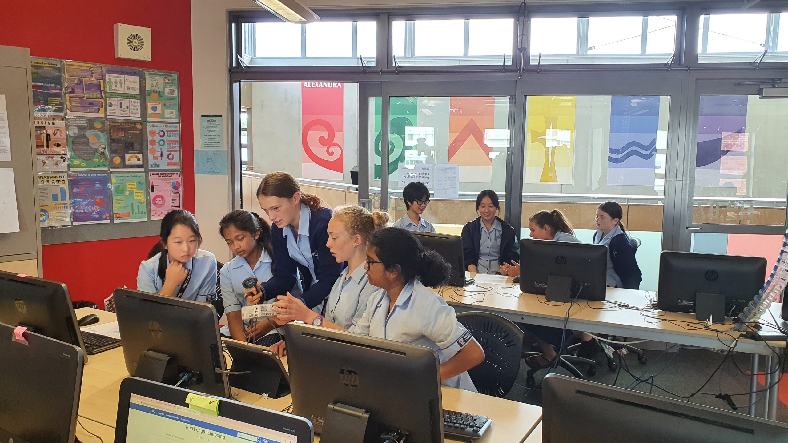 Read more about the article Year 10 Digital Technologies Students Share Their Skills