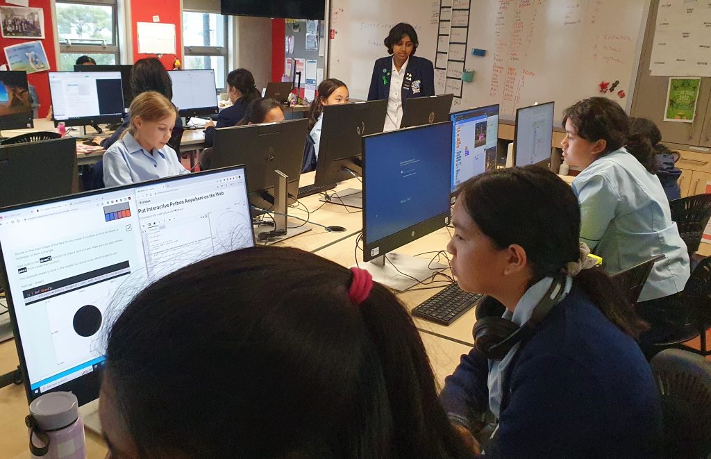 Code Club Begins Again - Carmel College